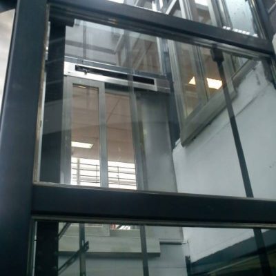 Viladecans – Ascensor adaptatat – Estació de Rodalies