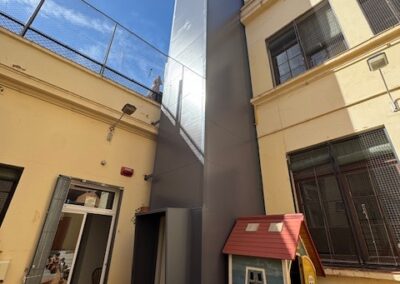 Rehabilitació i instal·lació d’un ascensor a una escola de Barcelona