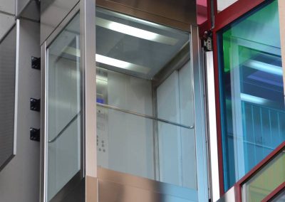 PUESTA EN MARCHA DE ASCENSOR TOTALMENTE EXTERIOR Y PANORÁMICO DE 8 PERSONAS